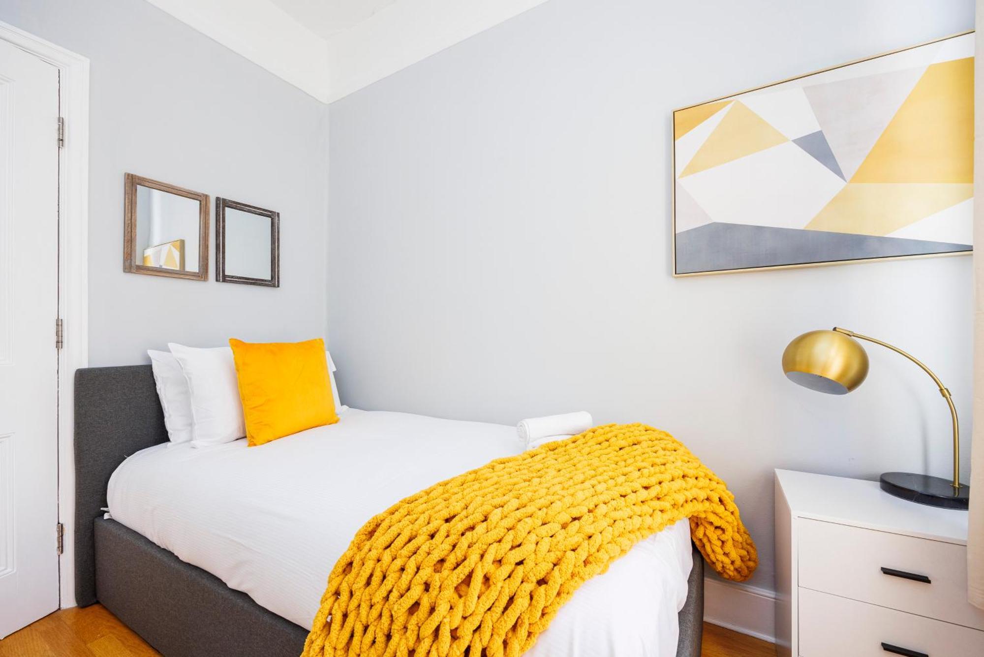 Сasa de vacaciones 6 Bedroom House By Av Acton Sleeps 11 Free Parking *
