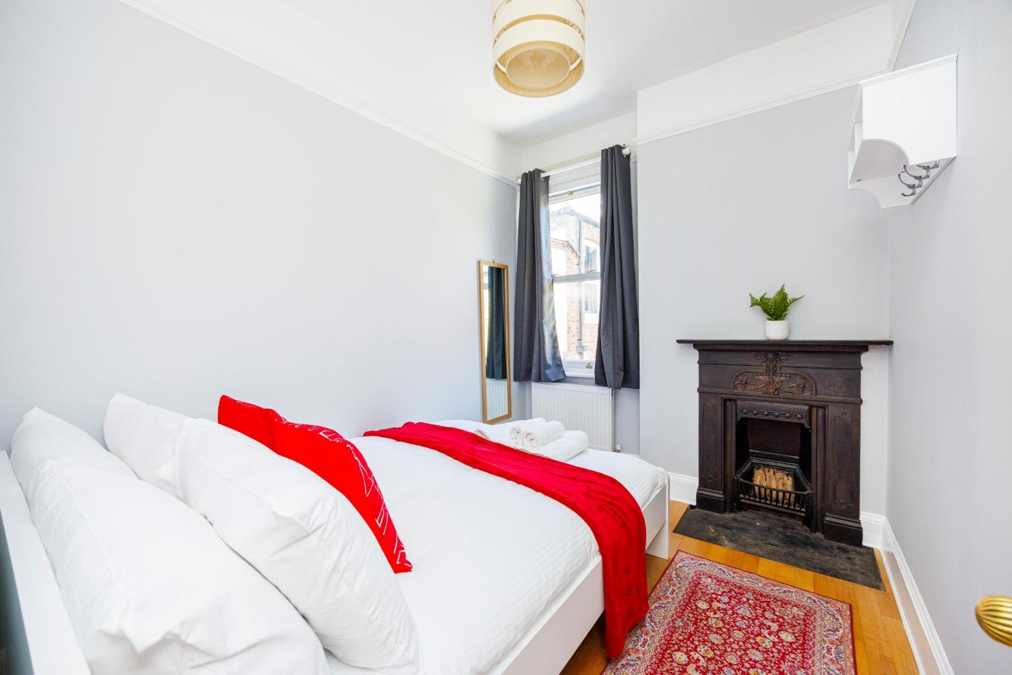 Сasa de vacaciones 6 Bedroom House By Av Acton Sleeps 11 Free Parking Londres