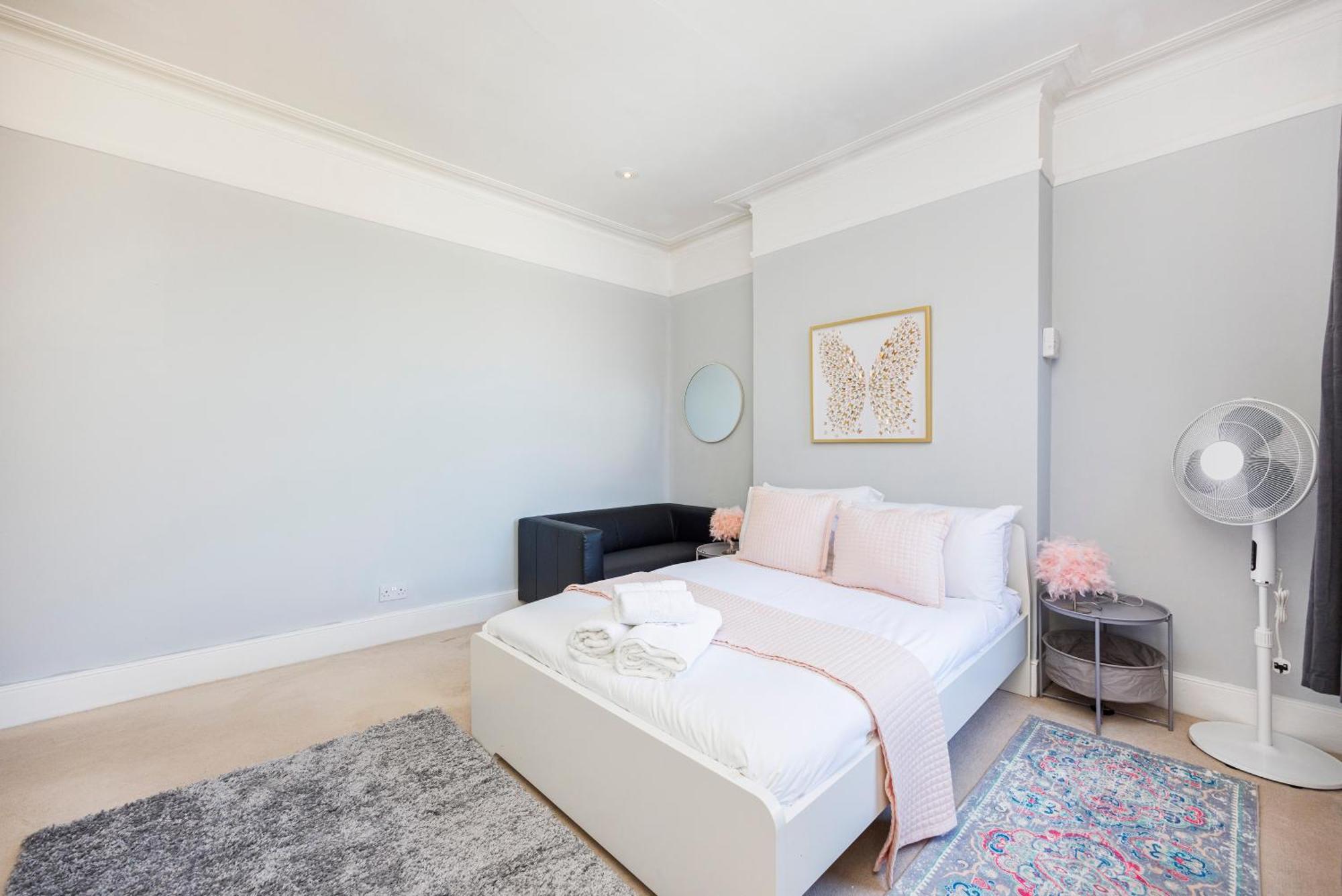 Сasa de vacaciones 6 Bedroom House By Av Acton Sleeps 11 Free Parking