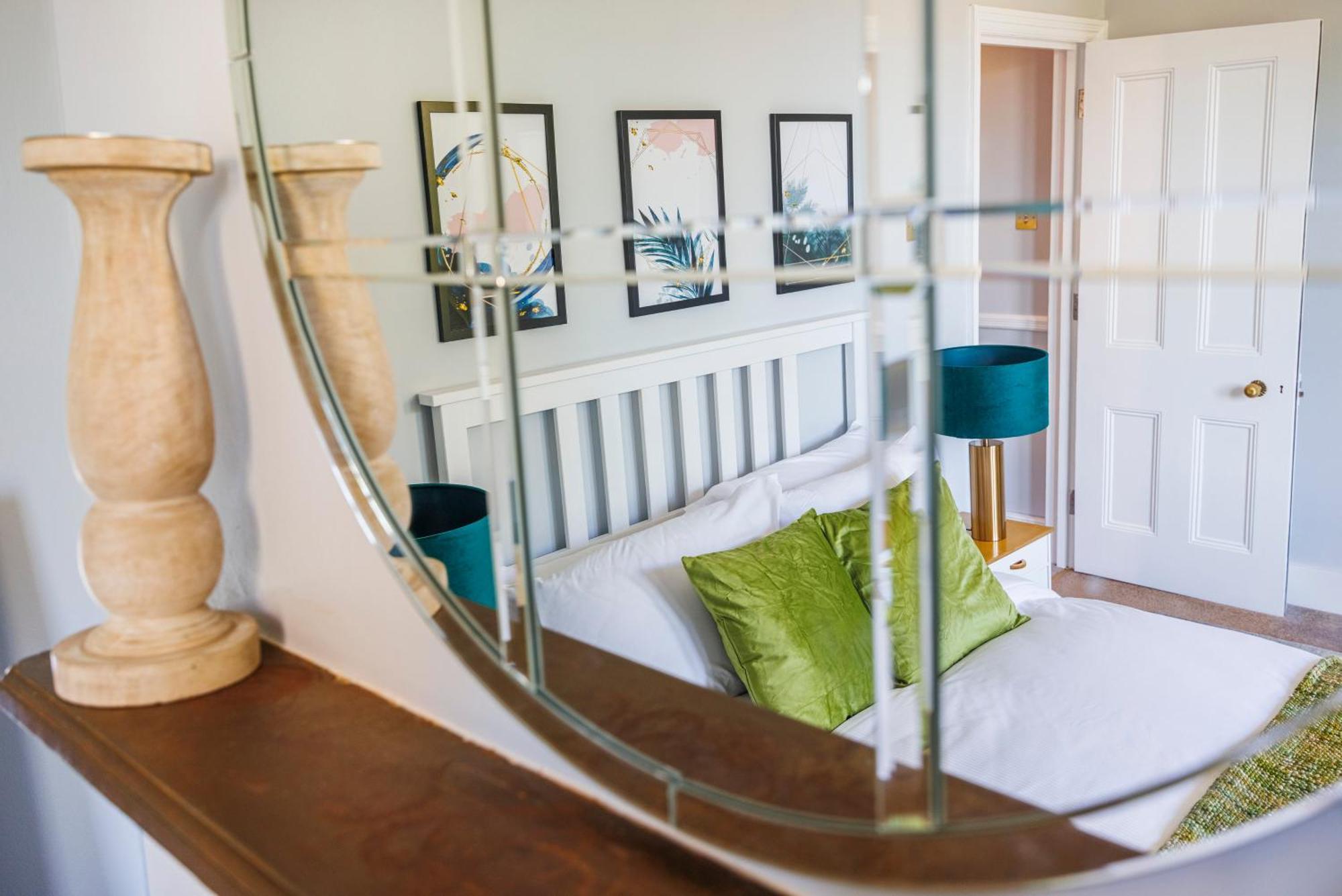 Сasa de vacaciones 6 Bedroom House By Av Acton Sleeps 11 Free Parking Londres