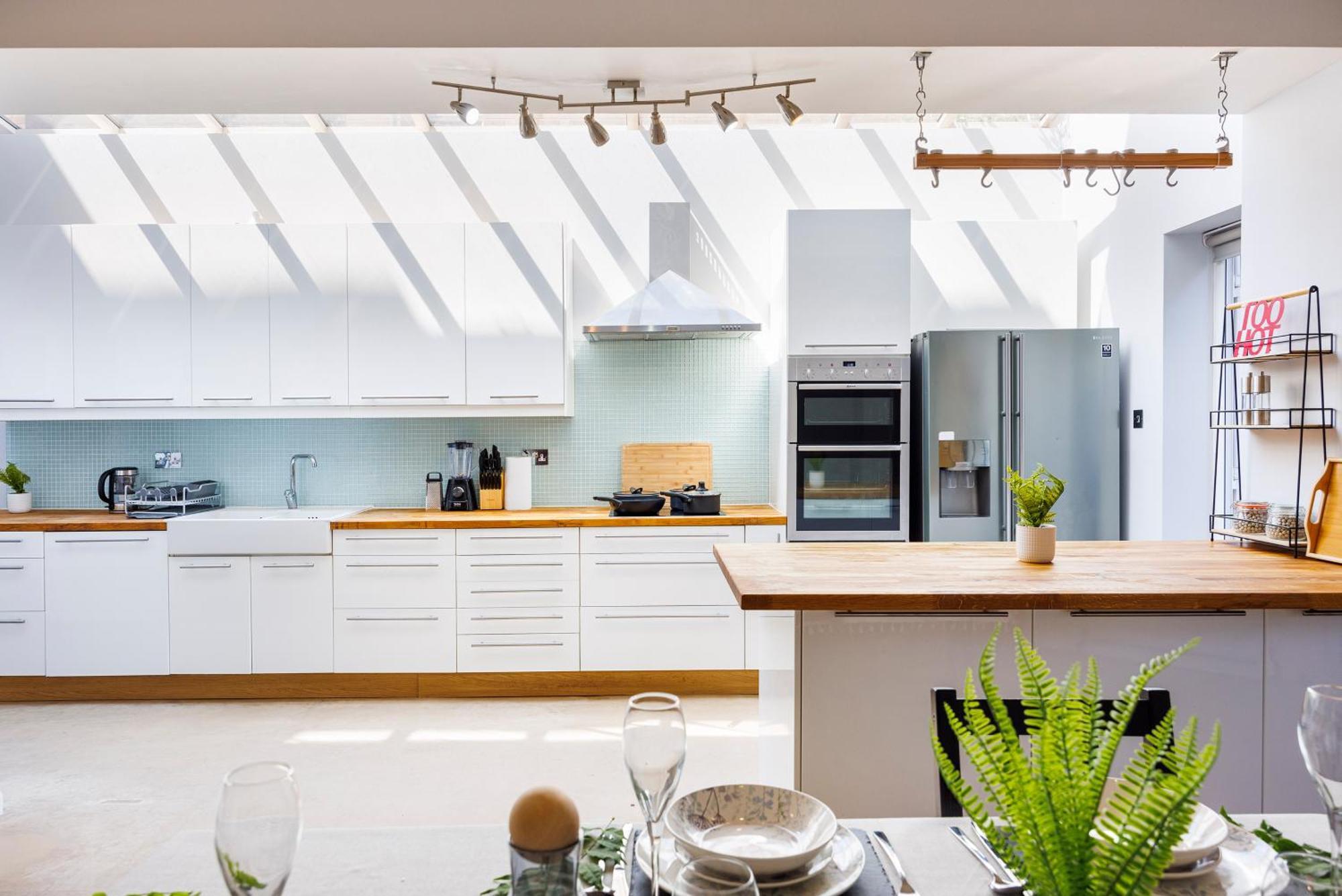 Сasa de vacaciones 6 Bedroom House By Av Acton Sleeps 11 Free Parking Londres