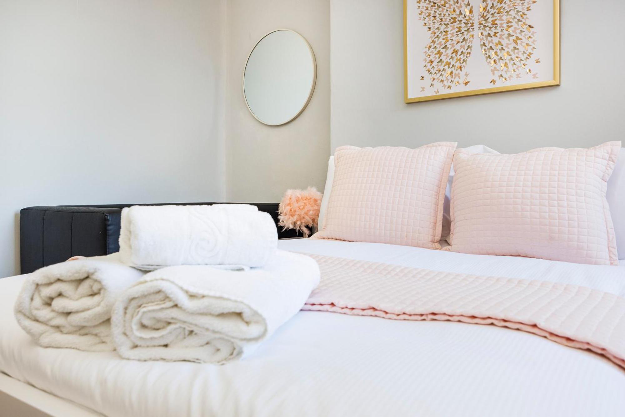 Сasa de vacaciones 6 Bedroom House By Av Acton Sleeps 11 Free Parking