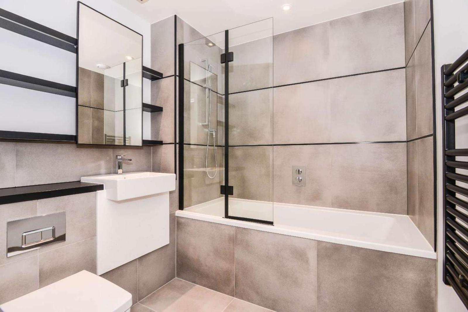 Apartment Luxury 2 Bedroom East *