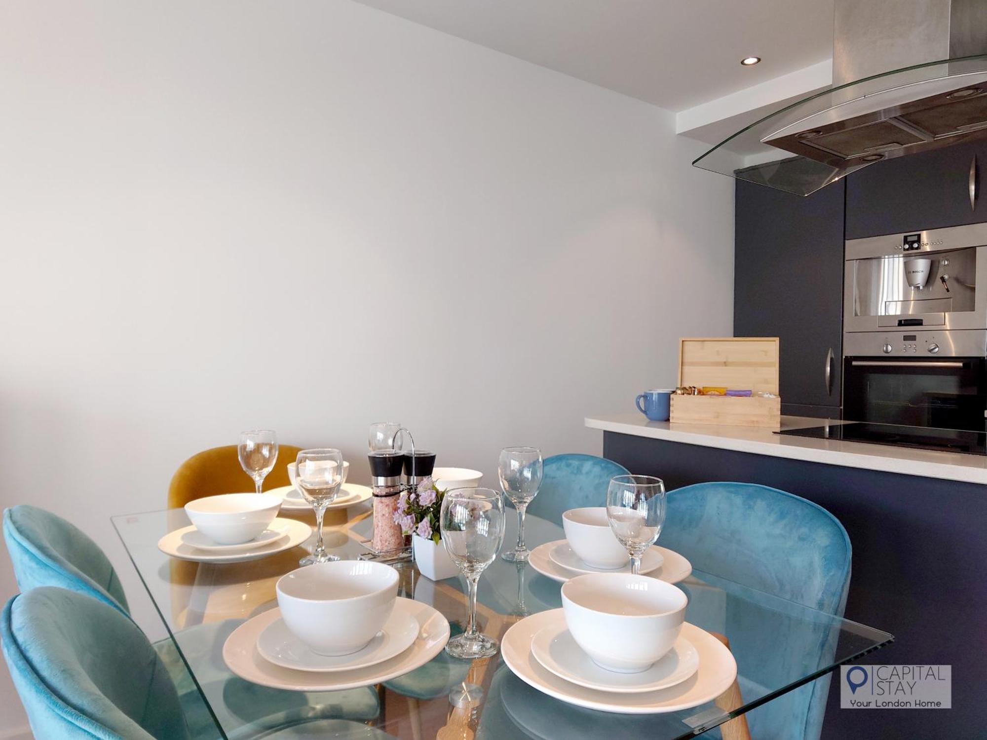 Apartment Deluxe Two Bed By Excel & O2 *