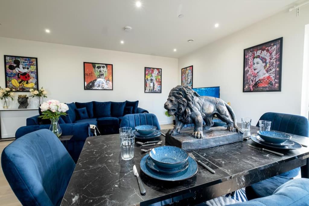 Luxury Penthouse In Canary Wharf - 3 Bedroom / 2 Bathroom * Londres