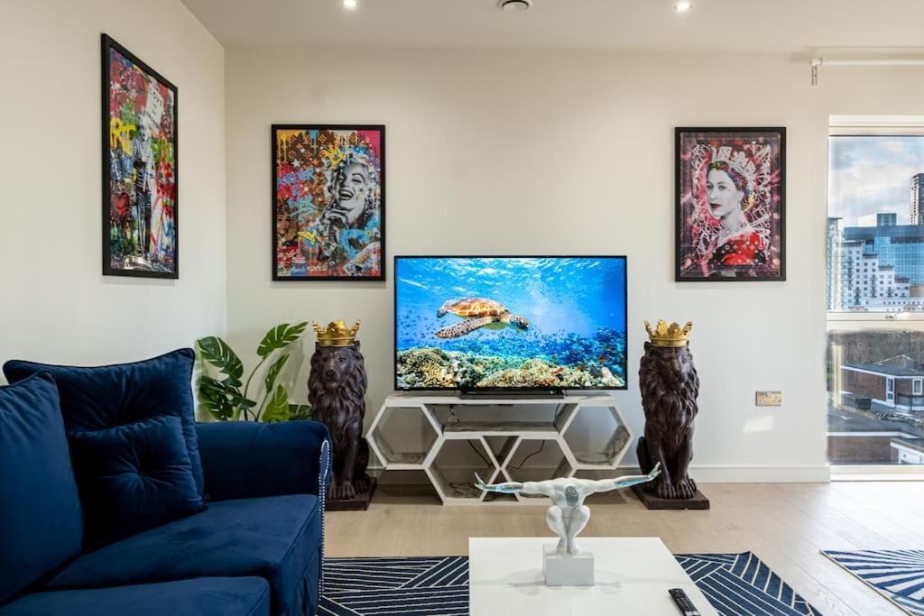 Luxury Penthouse In Canary Wharf - 3 Bedroom / 2 Bathroom