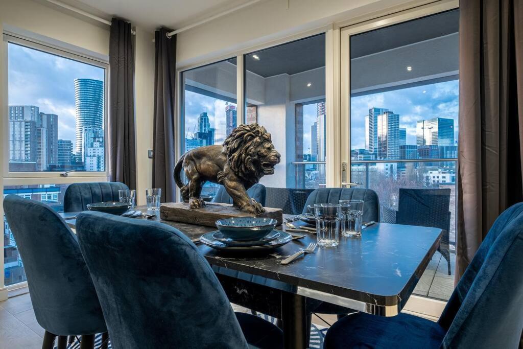 Luxury Penthouse In Canary Wharf - 3 Bedroom / 2 Bathroom * Londres
