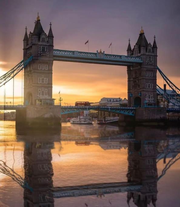 Luxury Penthouse In Canary Wharf - 3 Bedroom / 2 Bathroom Apartamento Londres