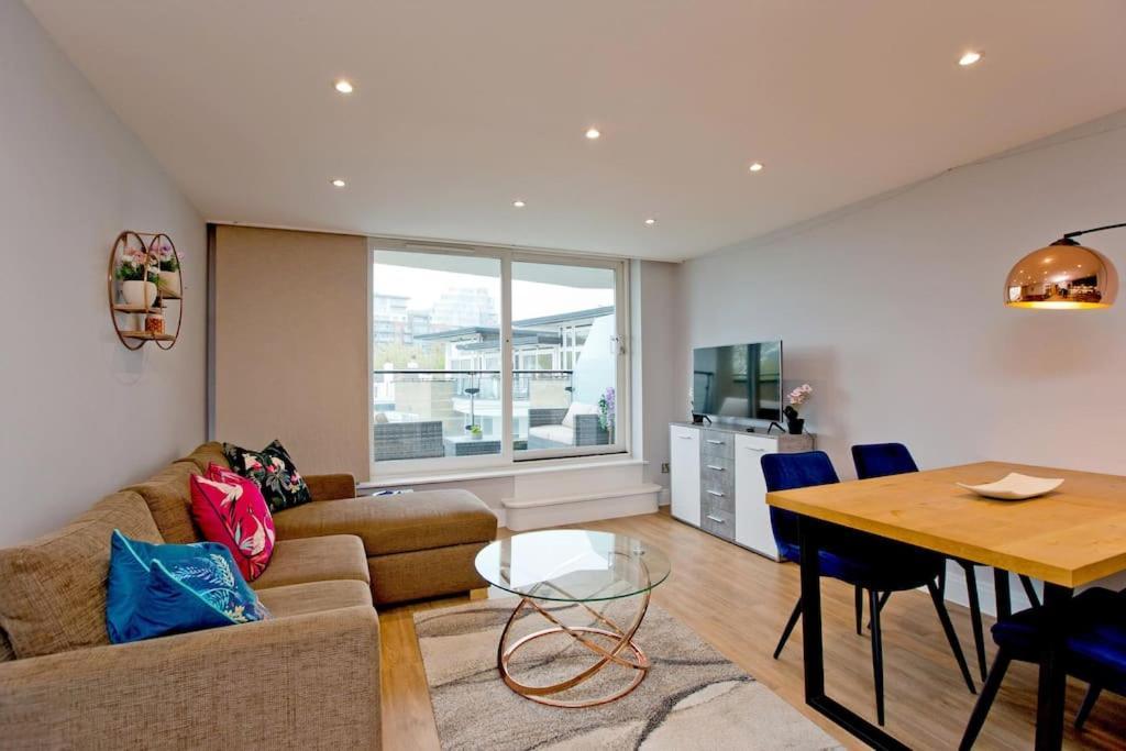 Apartamento Stylish 2bed Riverside With A Balcony Londres