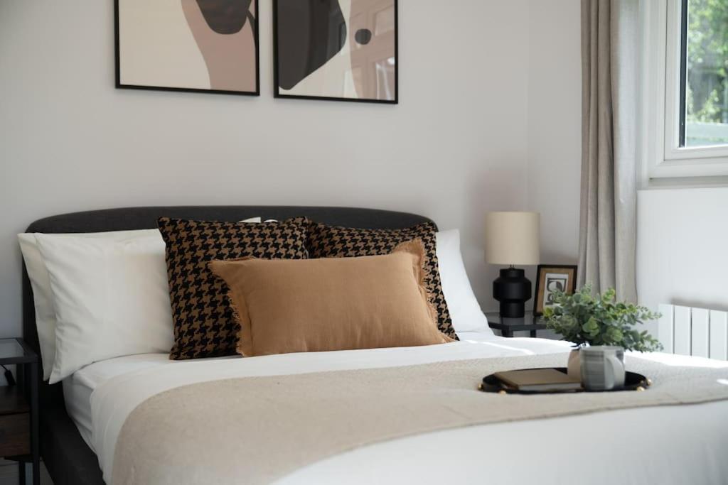 Apartamento 3 Bed New House ! Perfect Location- 5 Minutes From Tube Station *