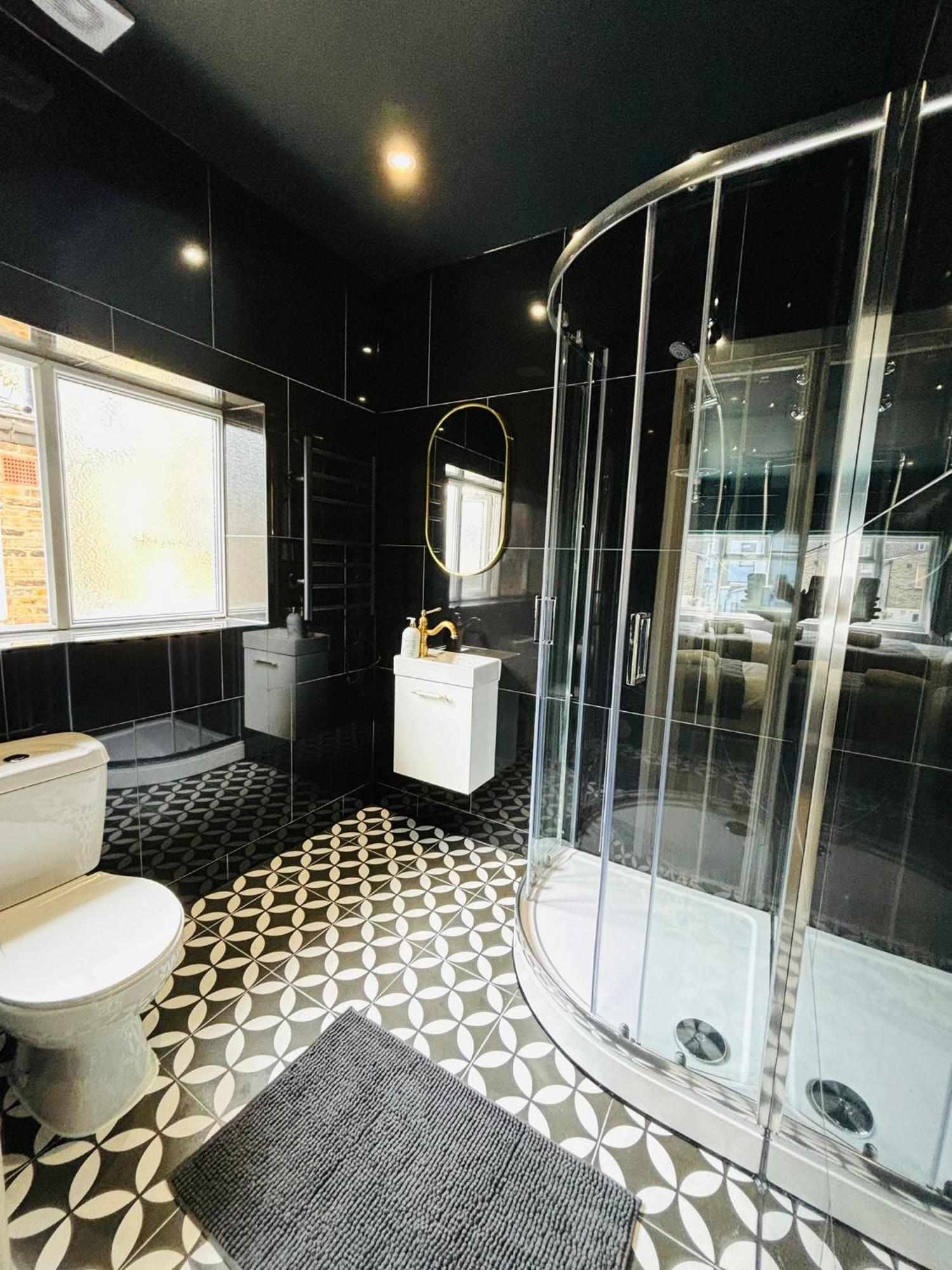 Guest house 31 Studio, Ideal For Tourists Locations London