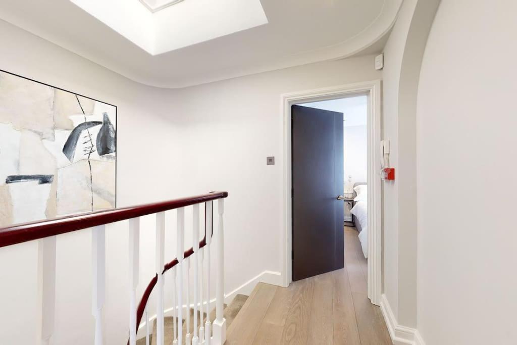 Apartment Amazing Newly Refurbished Mews House In W1 London