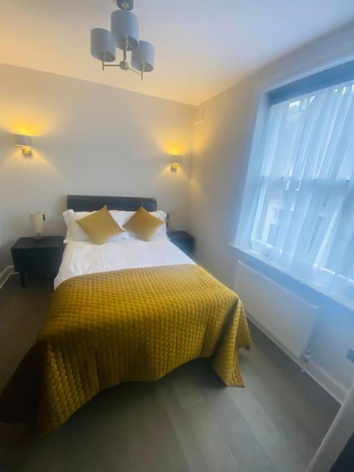 Amazing Newly Refurbished Mews House In W1 Apartment