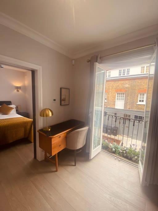 Amazing Newly Refurbished Mews House In W1 Apartment