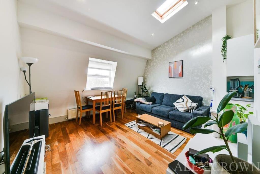 Cosy Caledonian Road Apartment, Nearby Tube And Restaurants * London