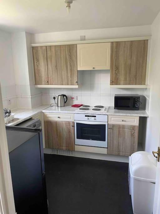 Canal-flat Near Stratford International Station * Londen