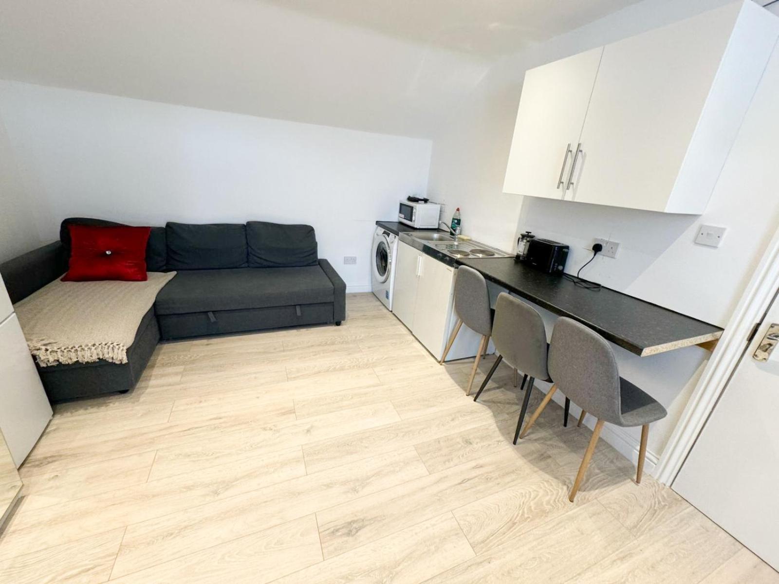 Flat C Earlsfield