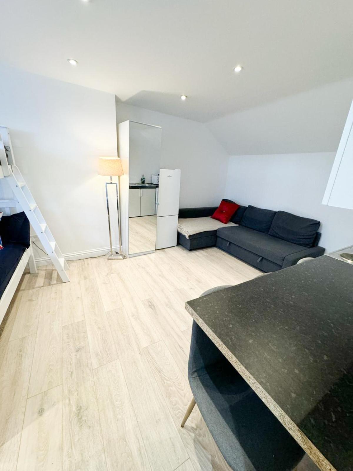Flat C Earlsfield