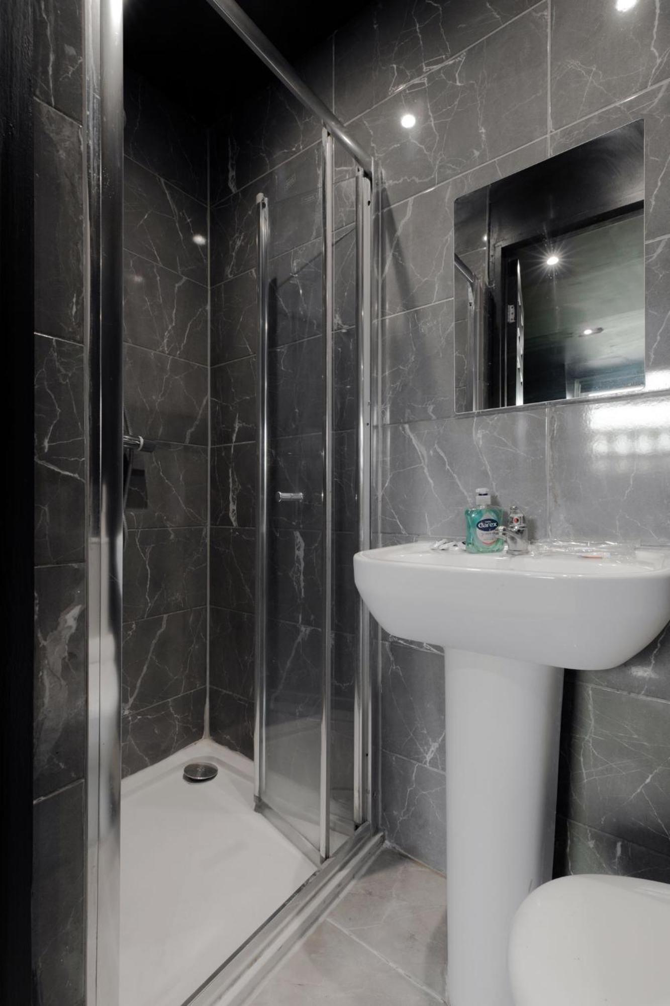 Amsterdam Hotel London