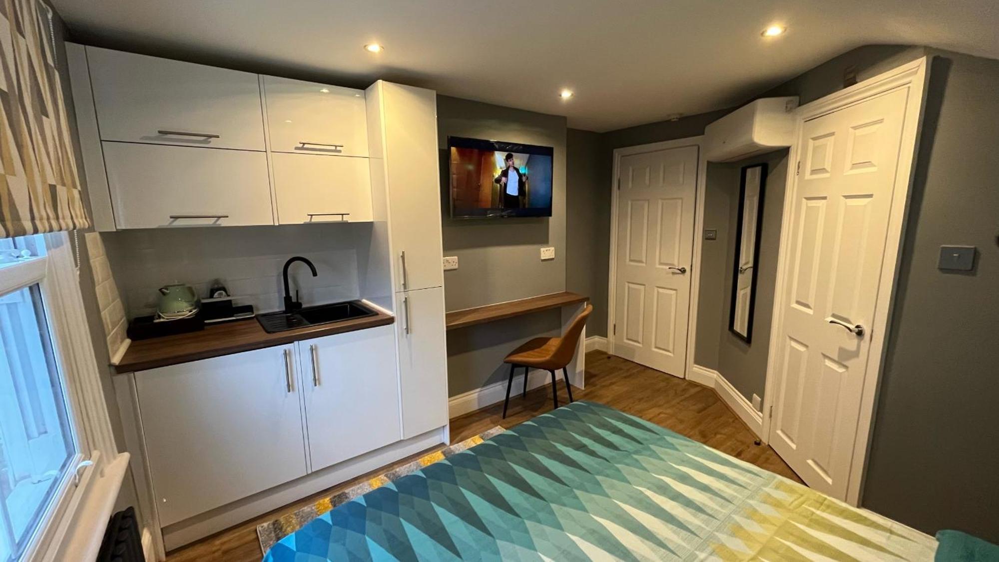 Charlotte Guest house 2*