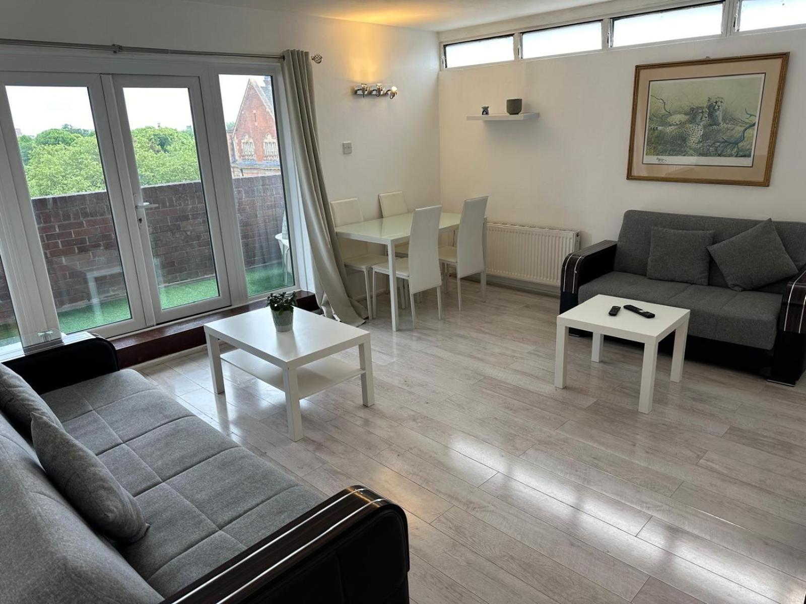 Queens Way Apartment London