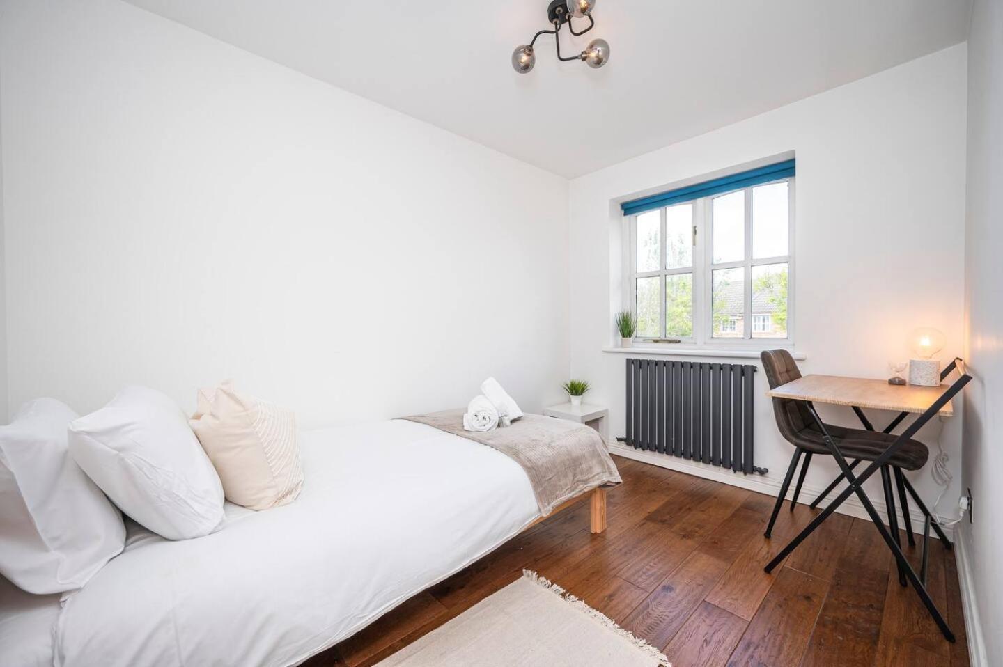 Holiday home Greenwich House 10 Mins To O2 - Free Parking Pass The Keys *
