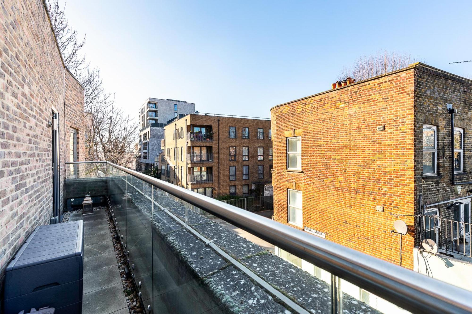 Apartment Bermondsey Bliss Views Comfort And Access!