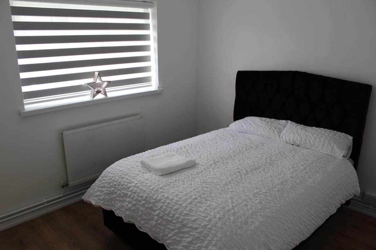 Apartment 2 Bedroom Entire Flat 2 Minutes From Underground