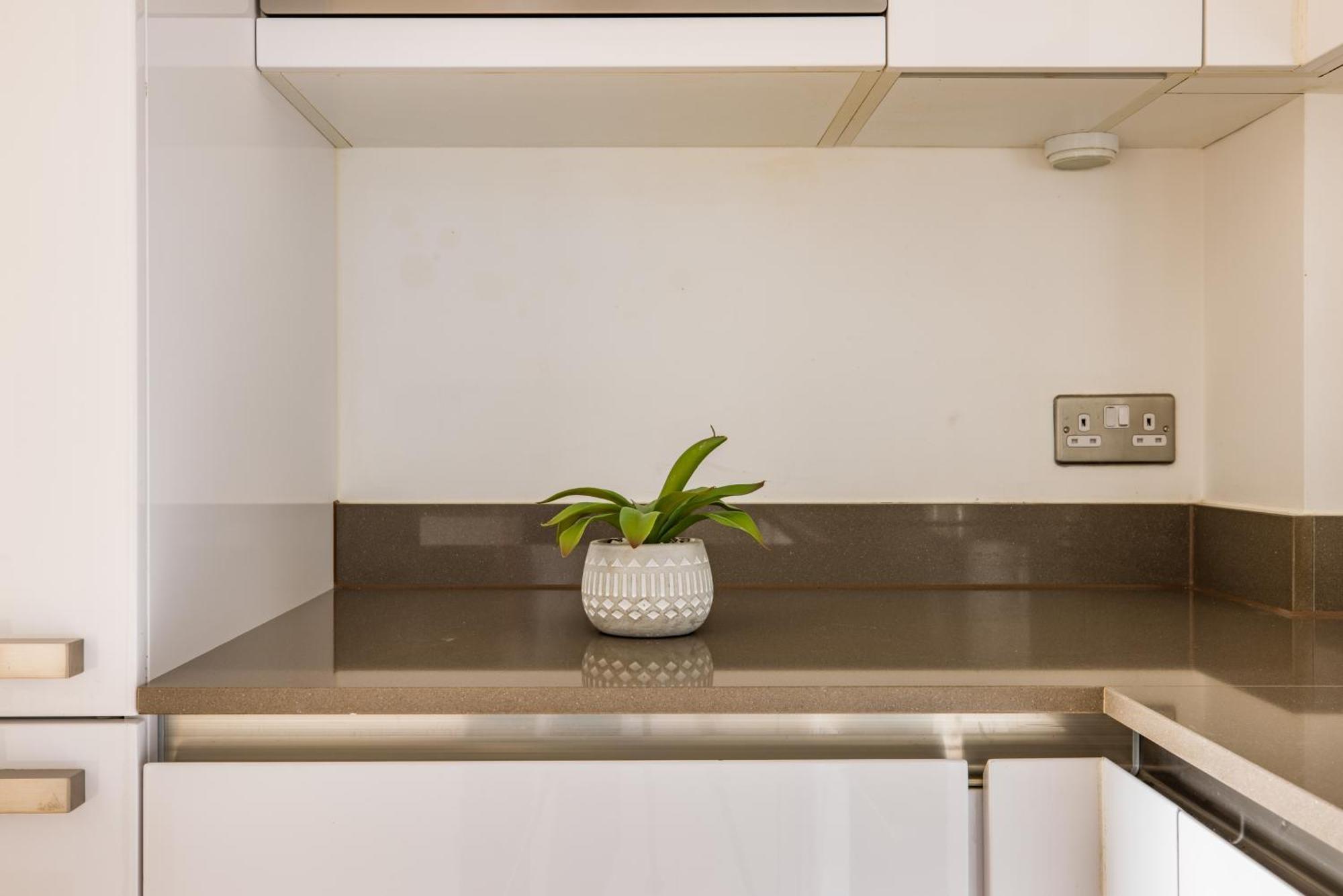 Apartment The Greenwich Collection London