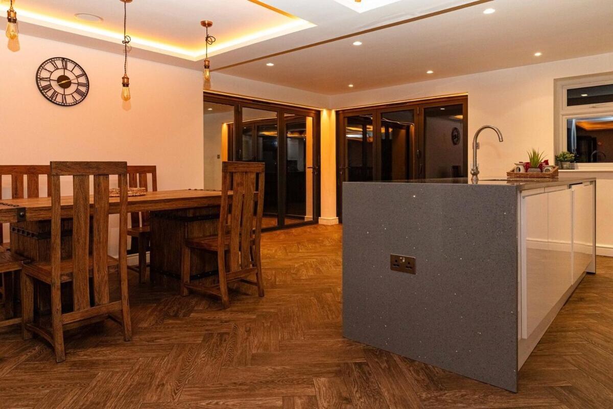 Bonneville House, Private Jacuzzi And Modern Interior * London