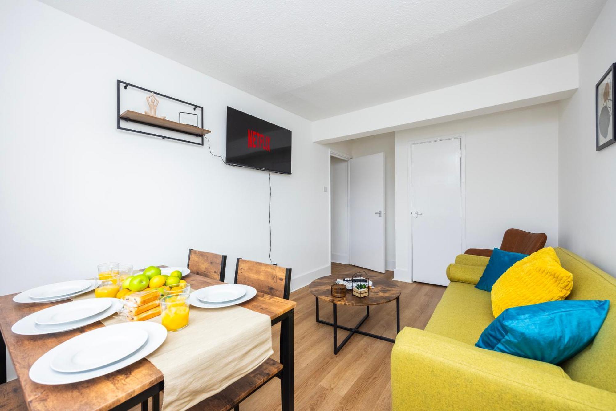 Apartment Excel O2 Stunning Large 3 Bedroom With Balcony *