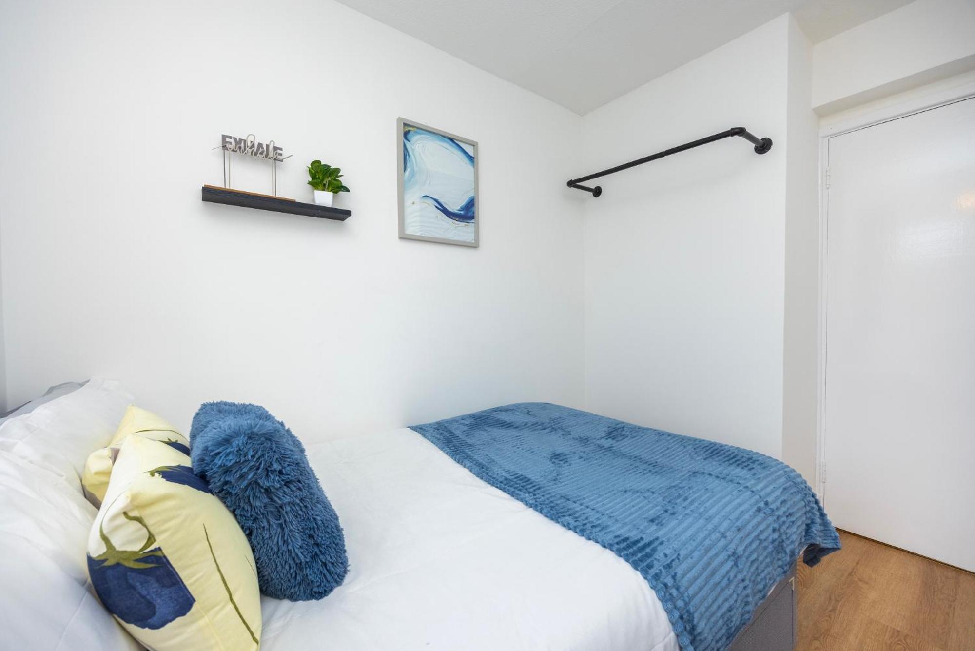 Apartment Excel O2 Stunning Large 3 Bedroom With Balcony *