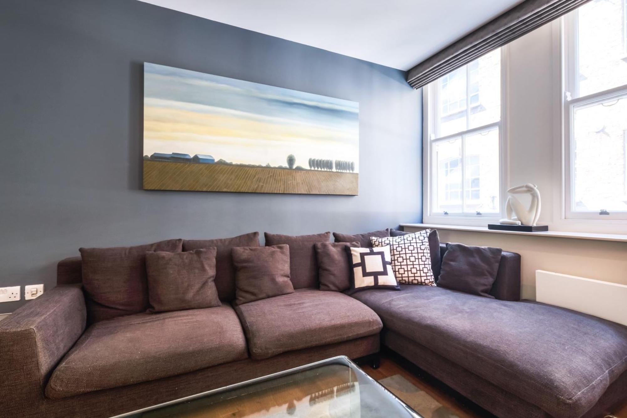 Servised On Artillery Lane 4* London