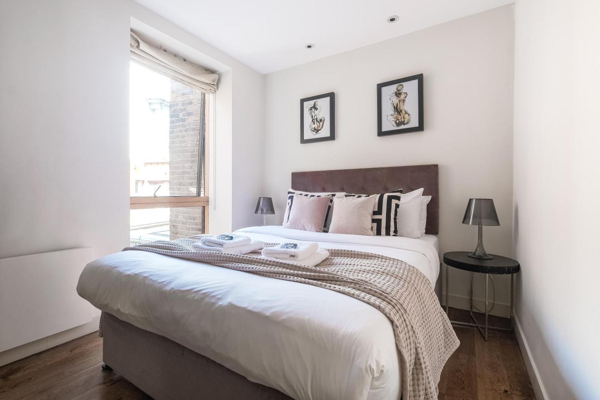Servised On Artillery Lane Aparthotel 4*