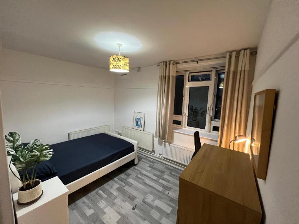 Gasthof Aldgate East R2