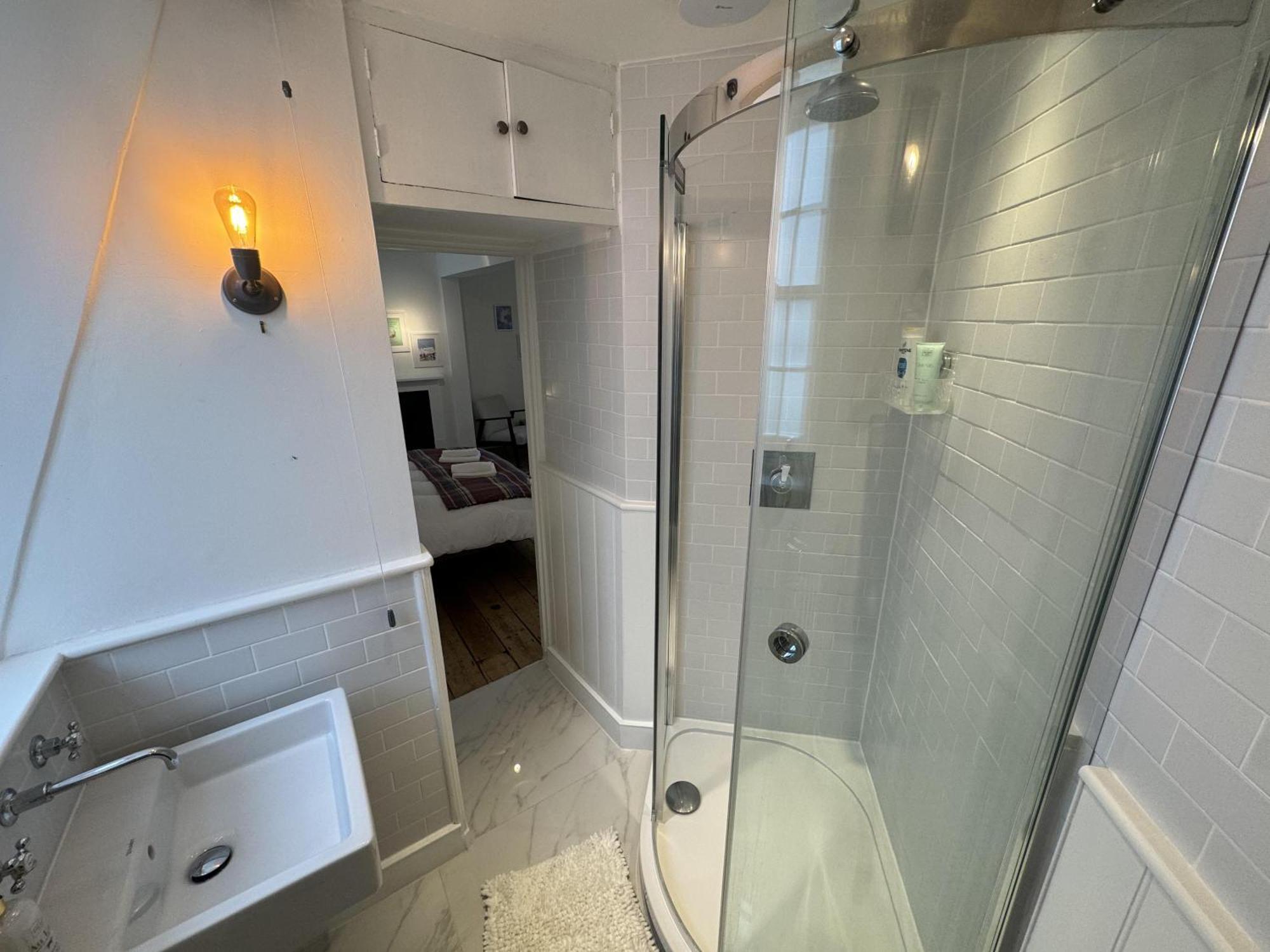 Centrally Located Stunning 3bed 2bath Se1 Holiday home *