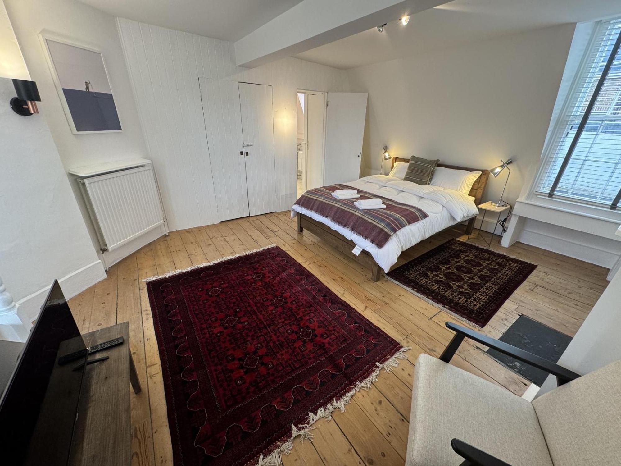 Centrally Located Stunning 3bed 2bath Se1 London