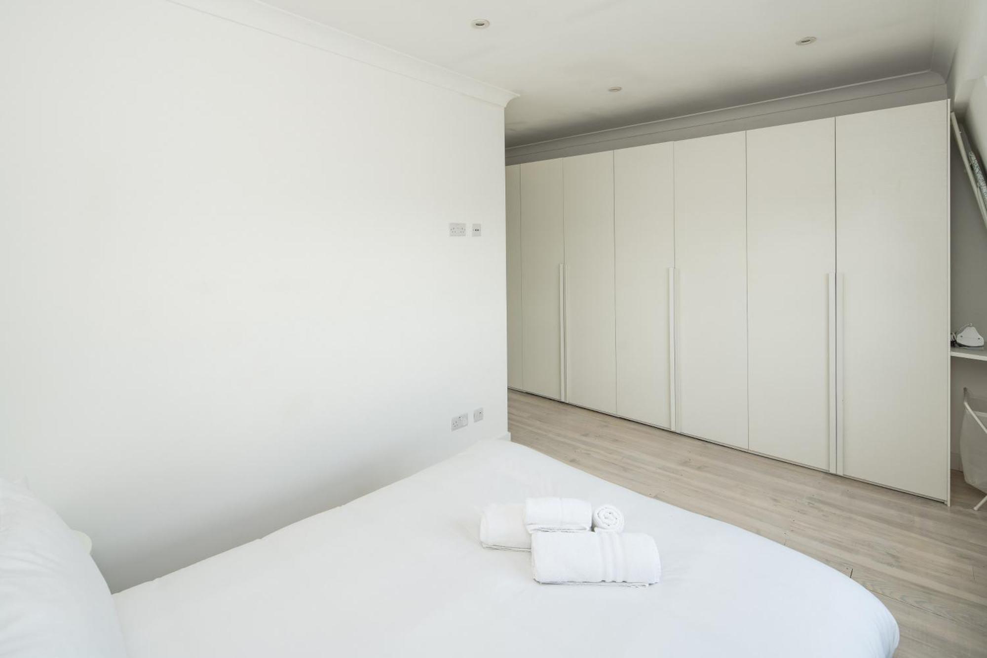 Elegant 2bd Flat Near Portobello Rd With Balcony *