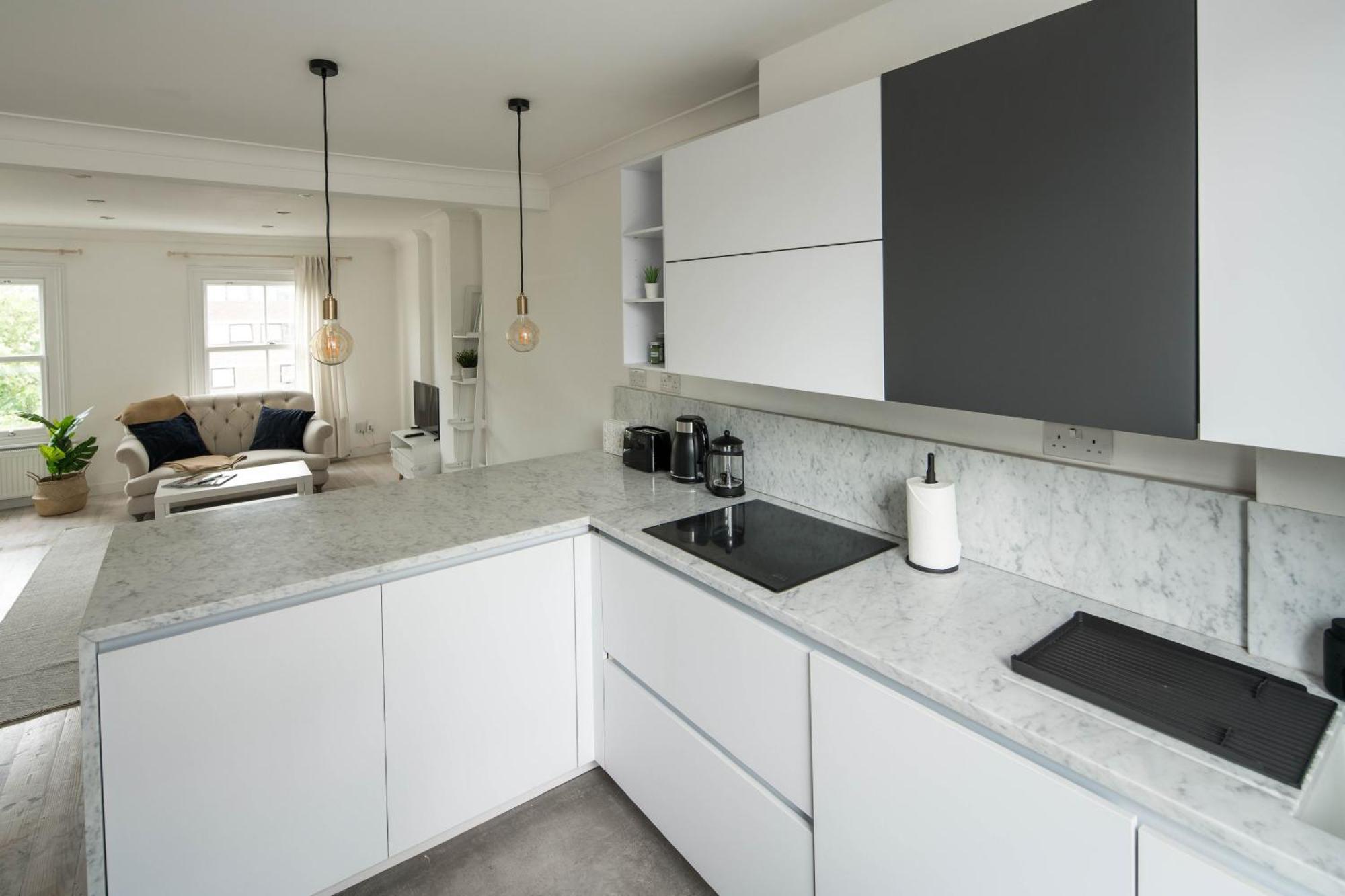 Elegant 2bd Flat Near Portobello Rd With Balcony Londen