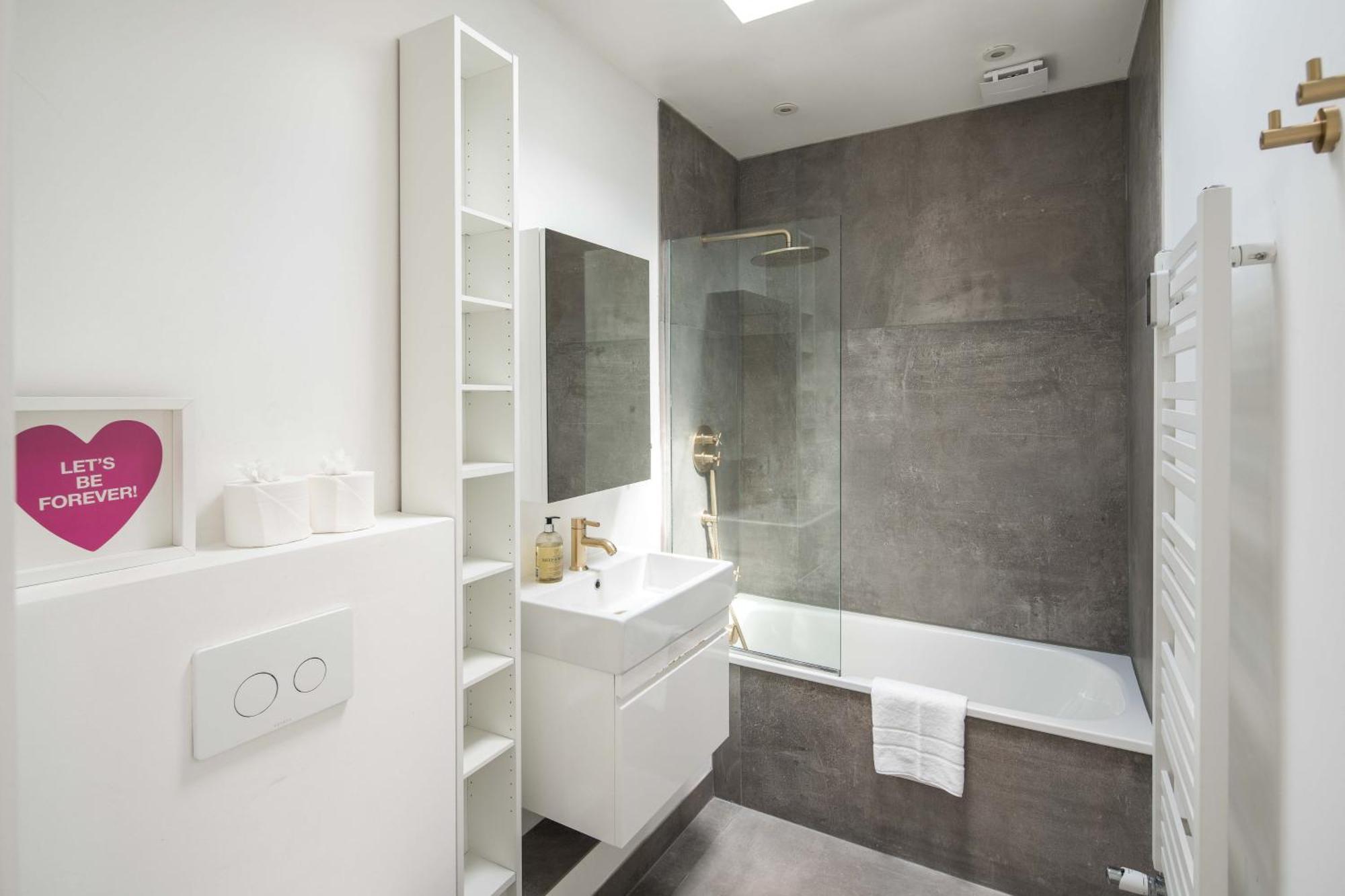 Elegant 2bd Flat Near Portobello Rd With Balcony