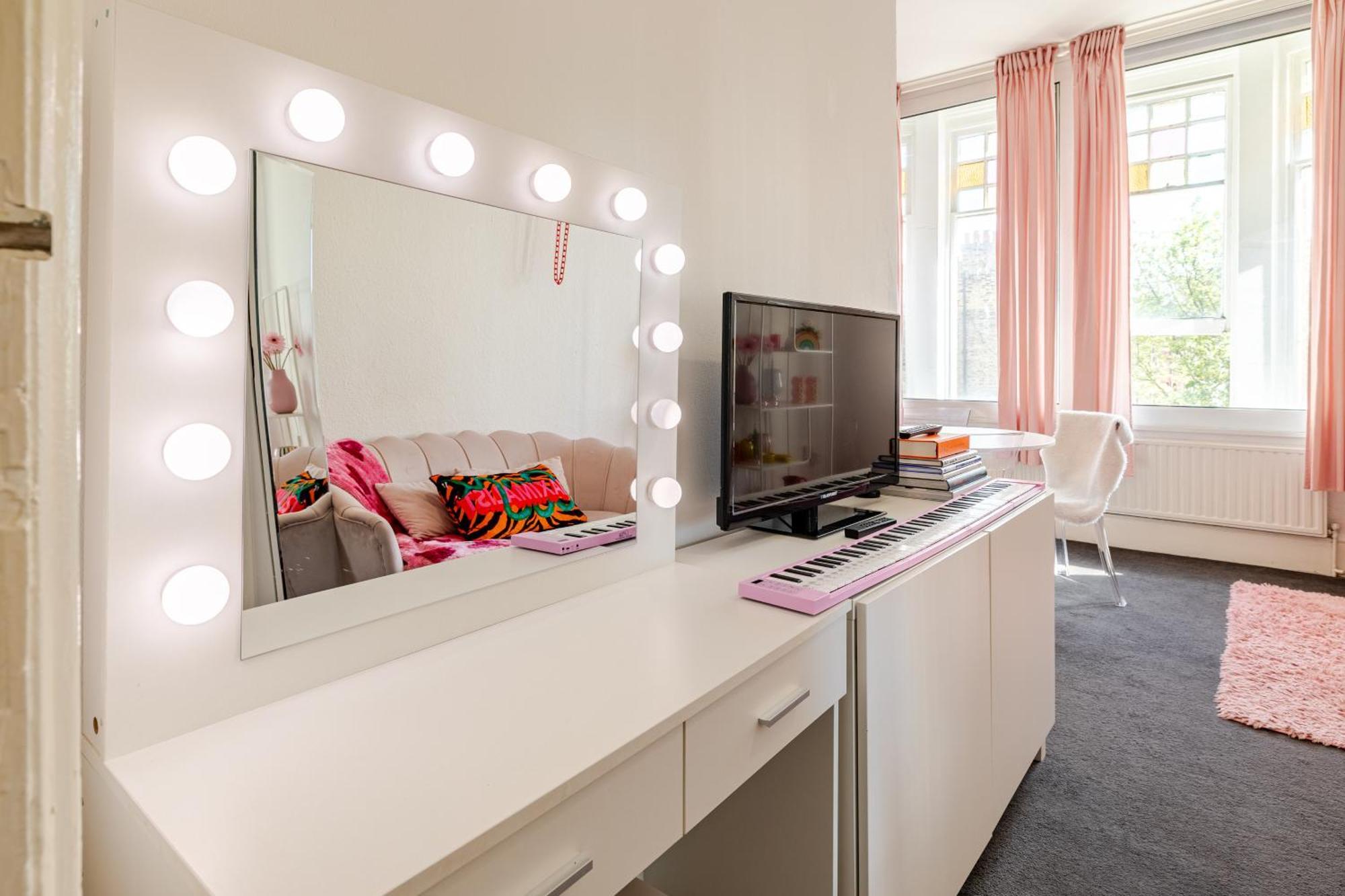 Barbies Dream Flat Apartment London