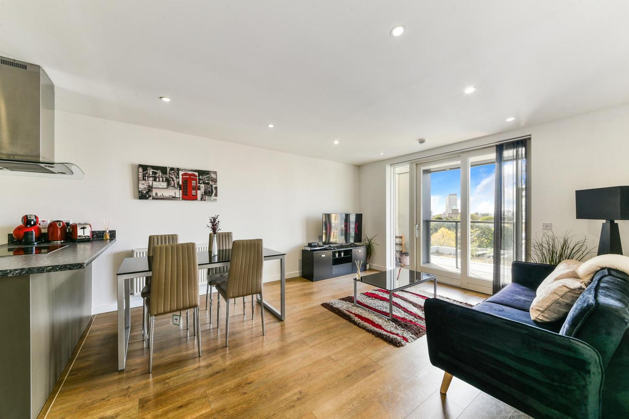 Incredible 2 Bed, 2 Bath Flat In Canary Wharf Apartment