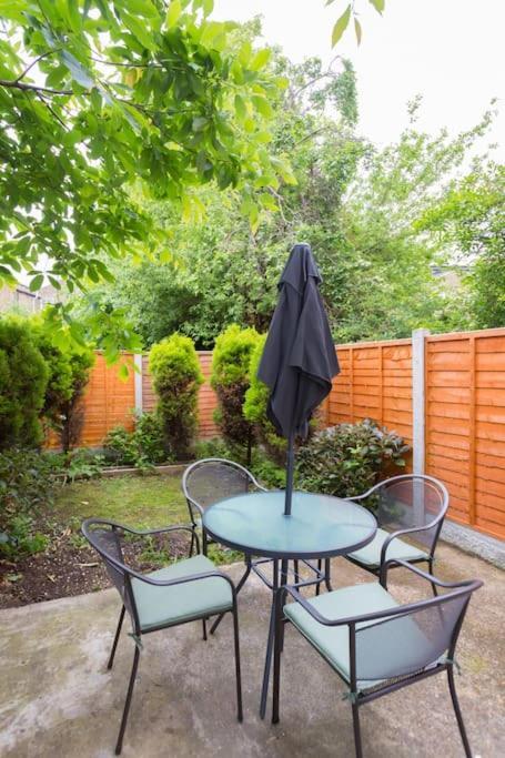 Two Bedroom In Dalston Londen