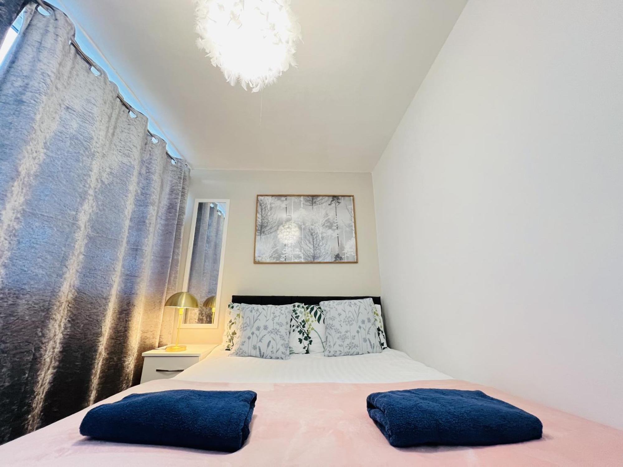 Paddington 3 Bedroom Apartment *