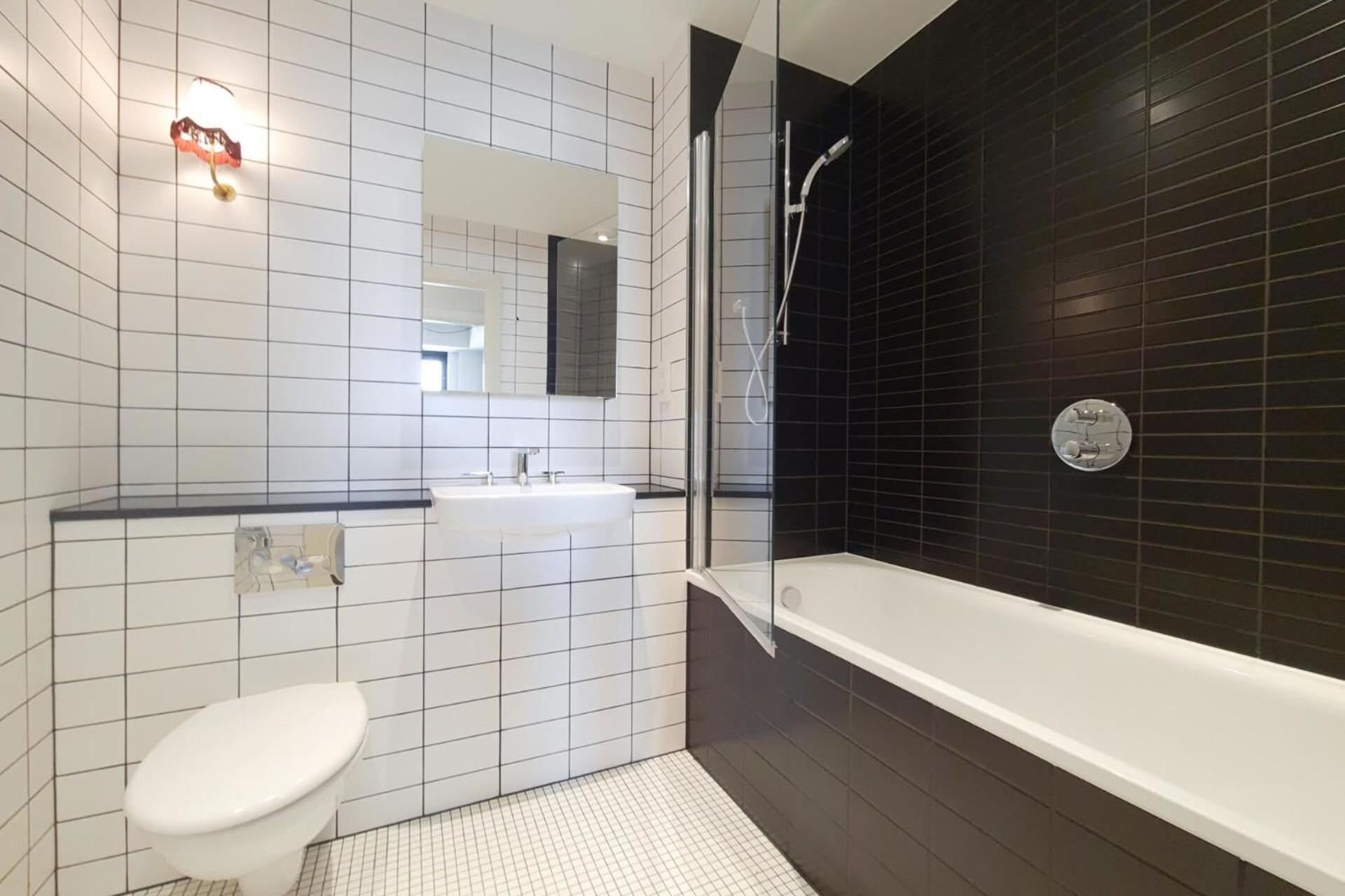 Apartment Home-like Comfort At The Robinson In