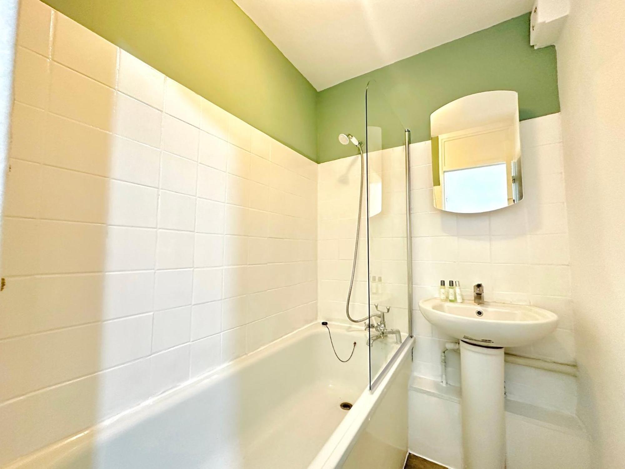 Paddington 3 Bedroom * London