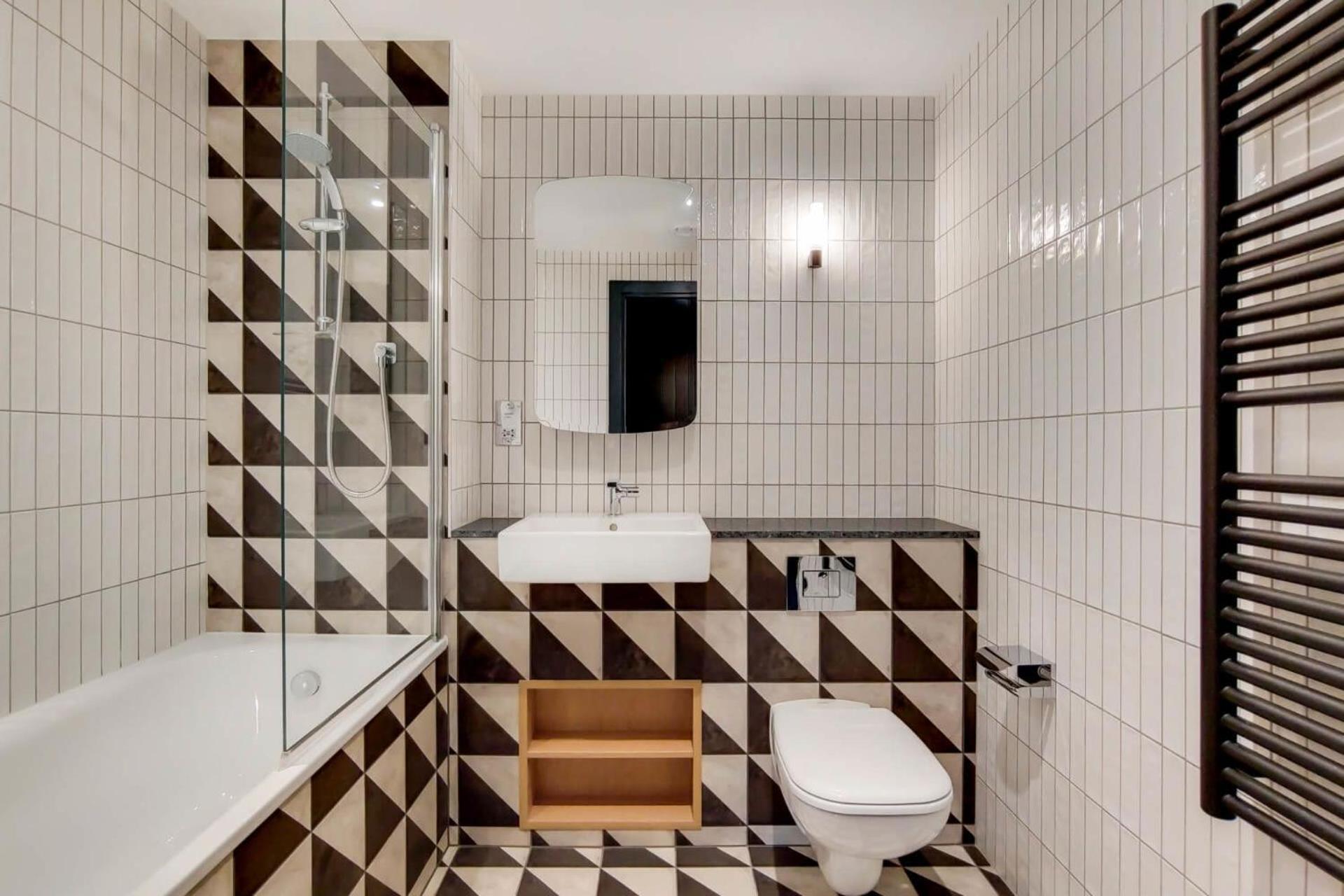 Chic And Comfortable In Appartement