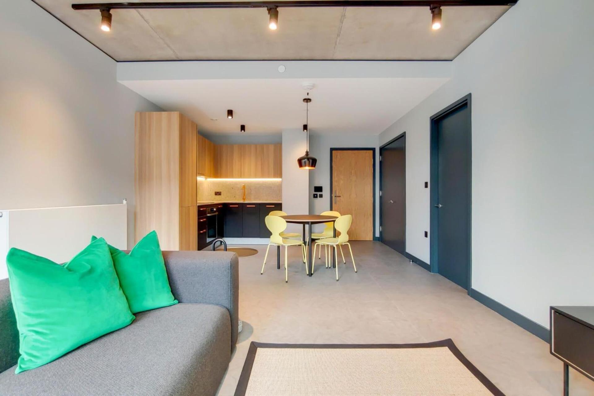 Chic And Comfortable In Appartement