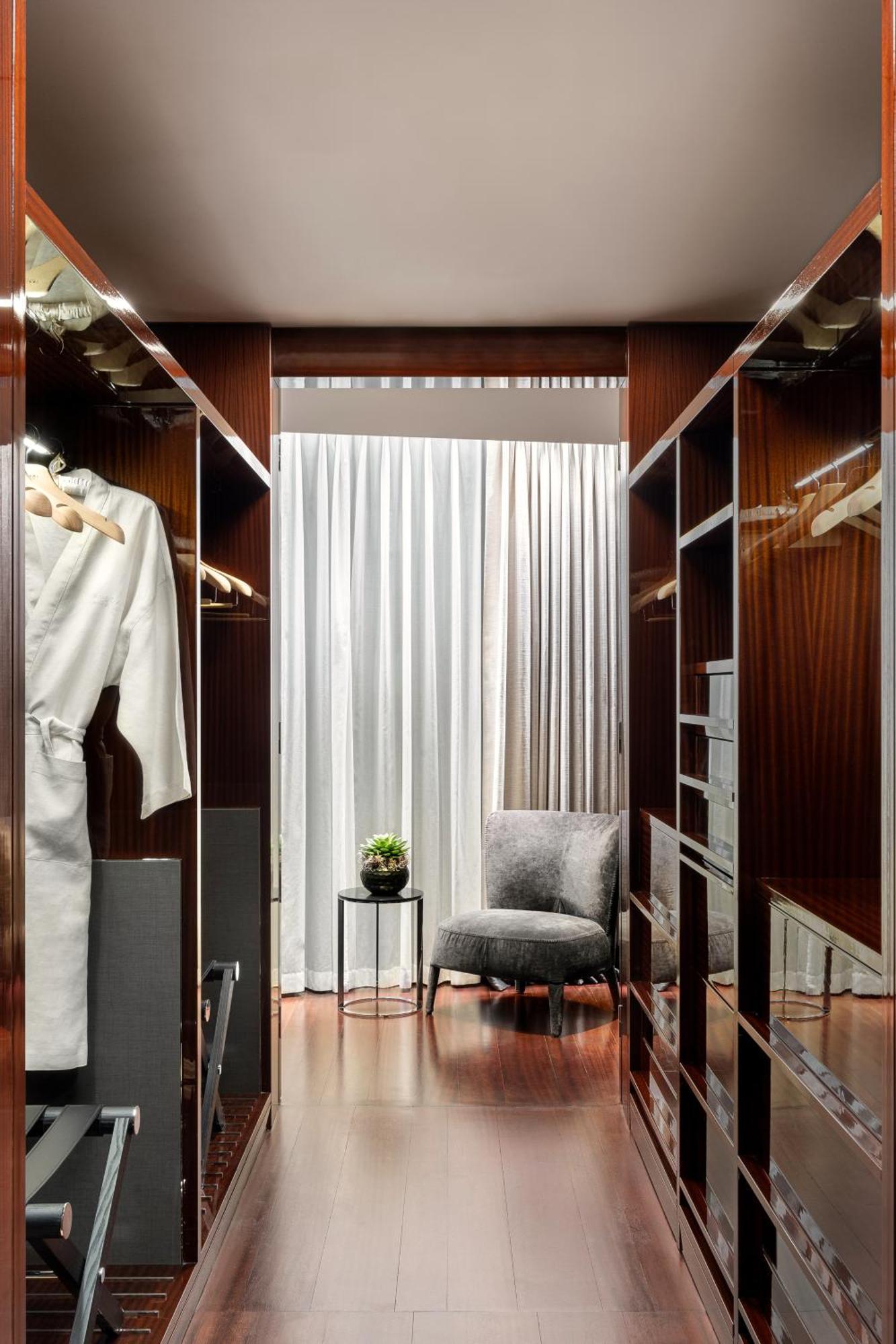 Bulgari Hotel, Hotel