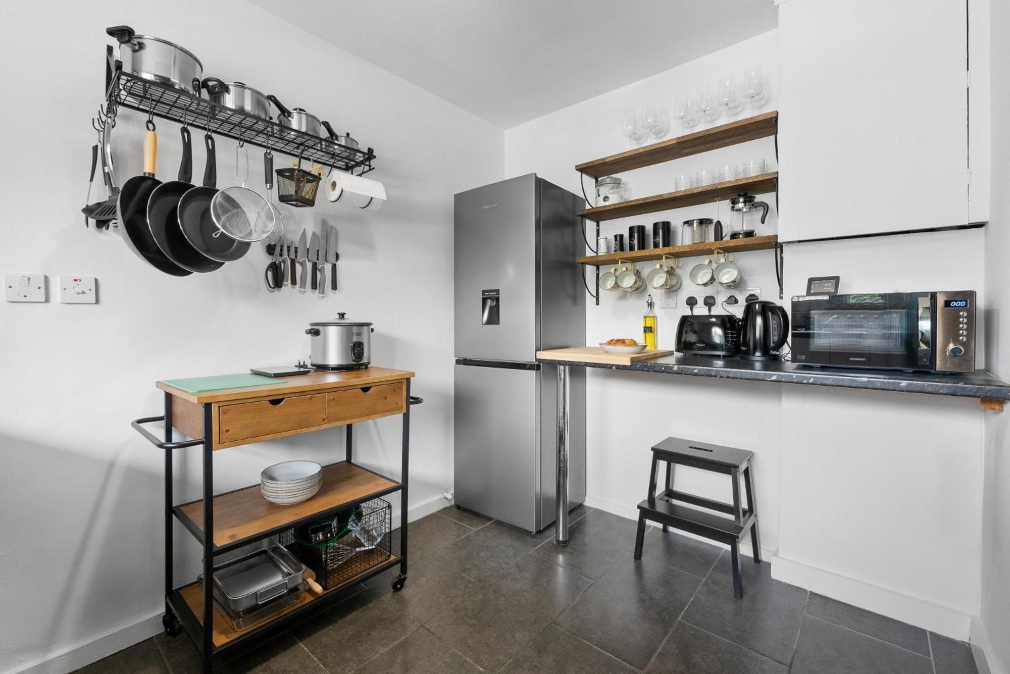 Spacious 3 Bedroom Whitechapel With Garden By Gold Apartment